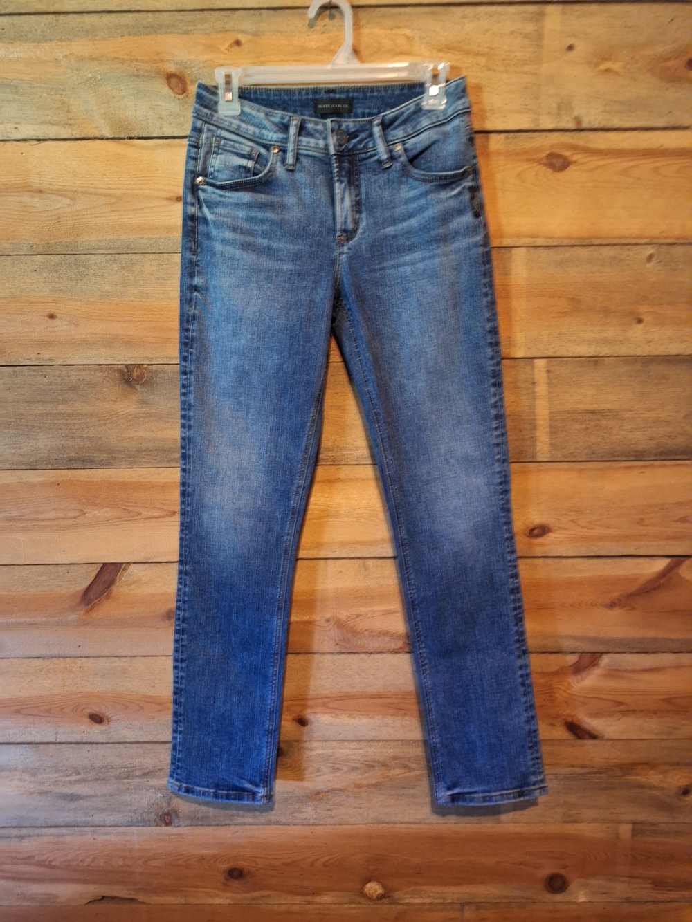 Silver Jeans Women's Avery Straight Leg Jeans in Medium Blue Wash